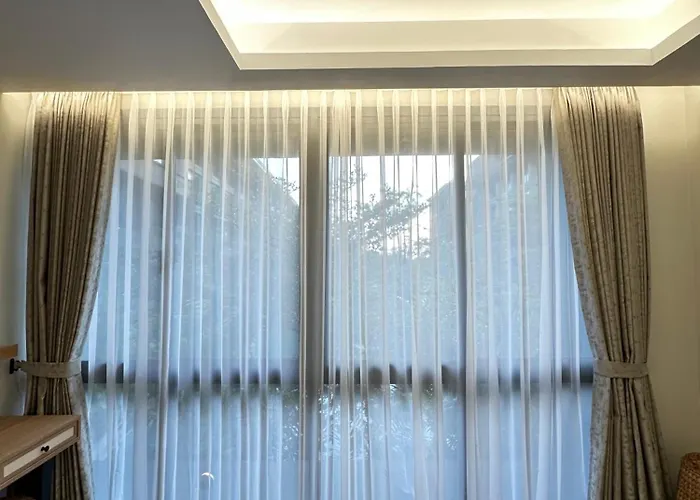 Modern 2 Bedroom Lavaya Oakwood Apartment, *